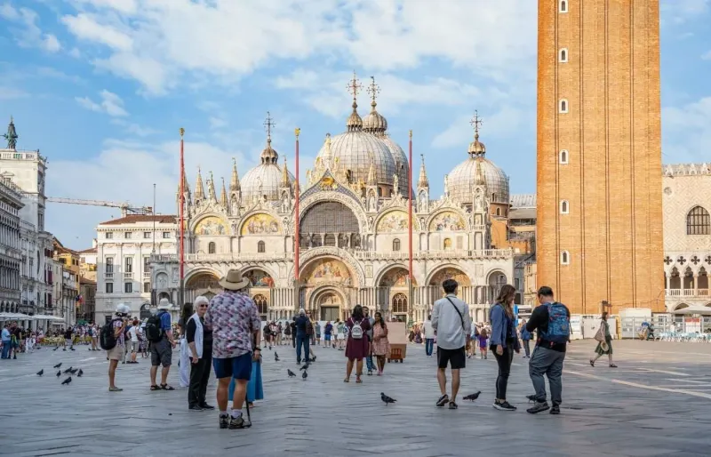 Place Saint-Marc et basilique Saint-Marc, principale attraction touristique de Venise