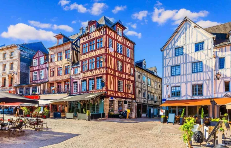 Place du Vieux-Marché dans le centre ville de Rouen