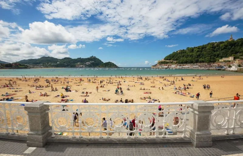 Plage de la Concha à Saint-Sébastien au Pays basque en Espagne