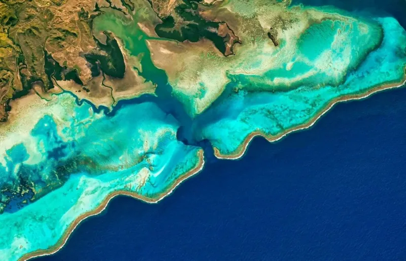 Récifs coralliens et lagon de Nouvelle-Calédonie classés UNESCO, abritant une biodiversité marine exceptionnelle