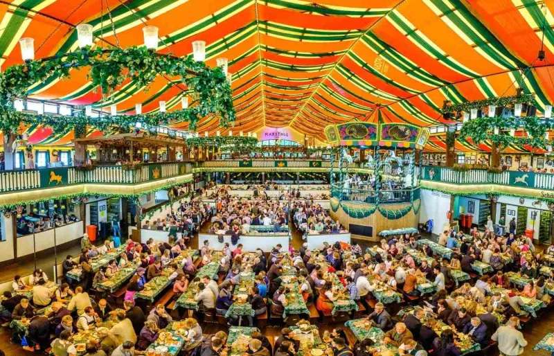 La tente Marstall à l’Oktoberfest de Munich