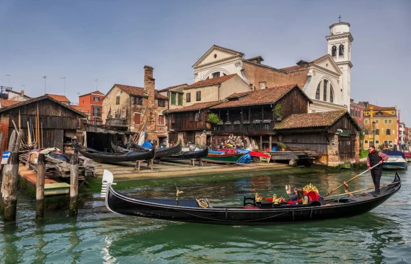 Squero di San Trovaso, chantier traditionnel de gondoles dans le quartier de Dorsoduro à Venise
