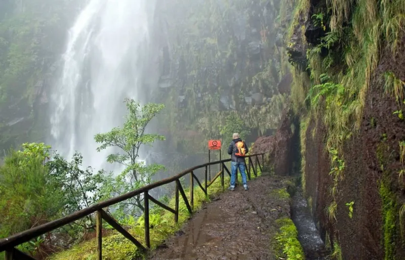 Cascade de Risco à Rabaçal sur la randonnée des 25 Fontes à Madère