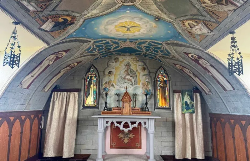Intérieur de la chapelle italienne de Lamb Holm sur l'île de South Ronaldsay