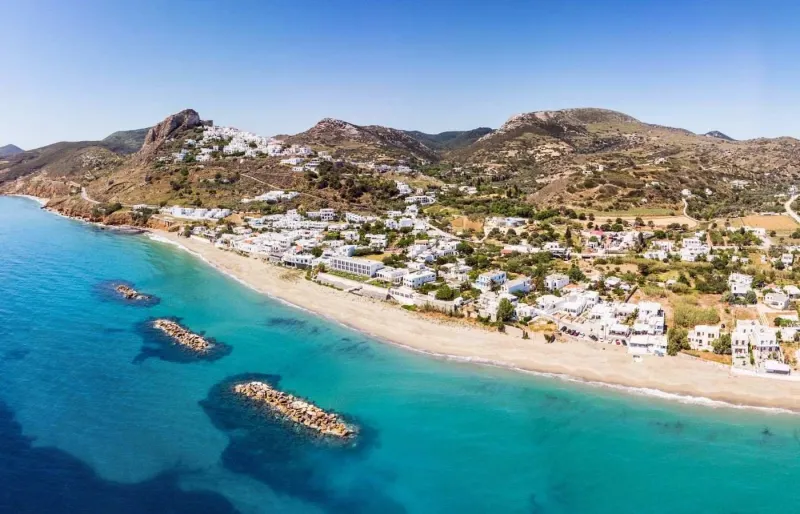 Plage de Magazia sur l’île de Skyros dans les Sporades en Grèce