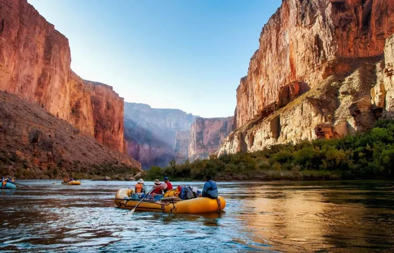 Rafting sur le fleuve Colorado dans le Grand Canyon aux Etats-Unis