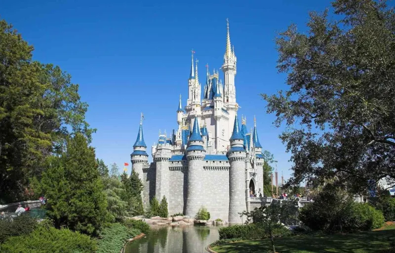 Le château de Cendrillon au cœur de Magic Kingdom, le parc emblématique de Walt Disney World à Orlando.