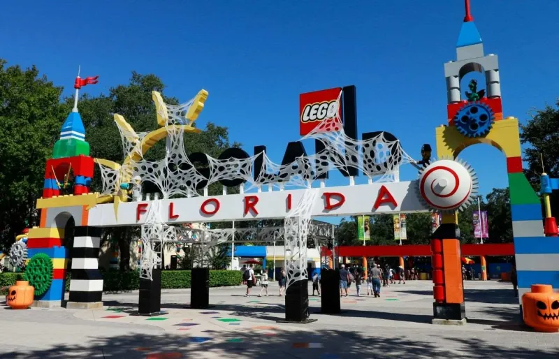 ntrée principale de LEGOLAND Florida, le parc d'attractions dédié à l'univers LEGO à Winter Haven.