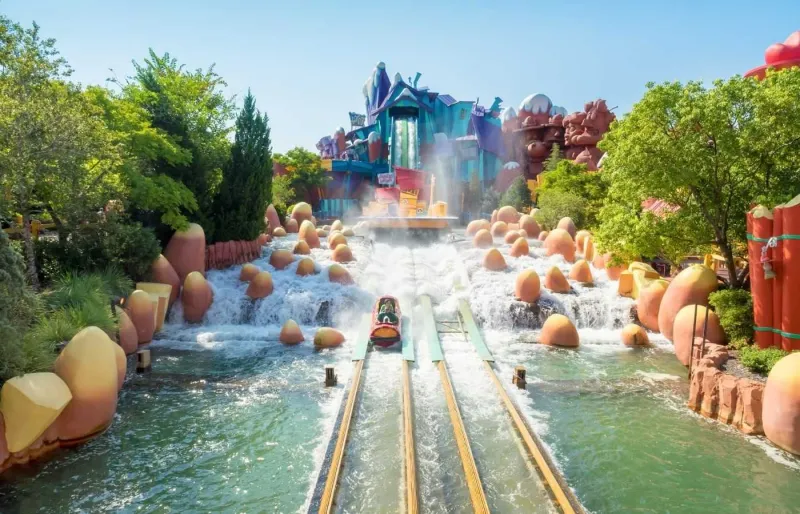 L'attraction aquatique Dudley Do-Right's Ripsaw Falls à Universal Islands of Adventure, à Orlando.