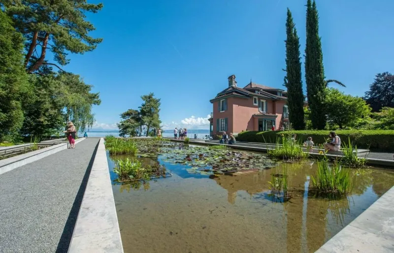 Les Jardins de l'eau du Pré Curieux à Évian-les-Bains, un jardin remarquable dédié à la biodiversité au bord du lac Léman