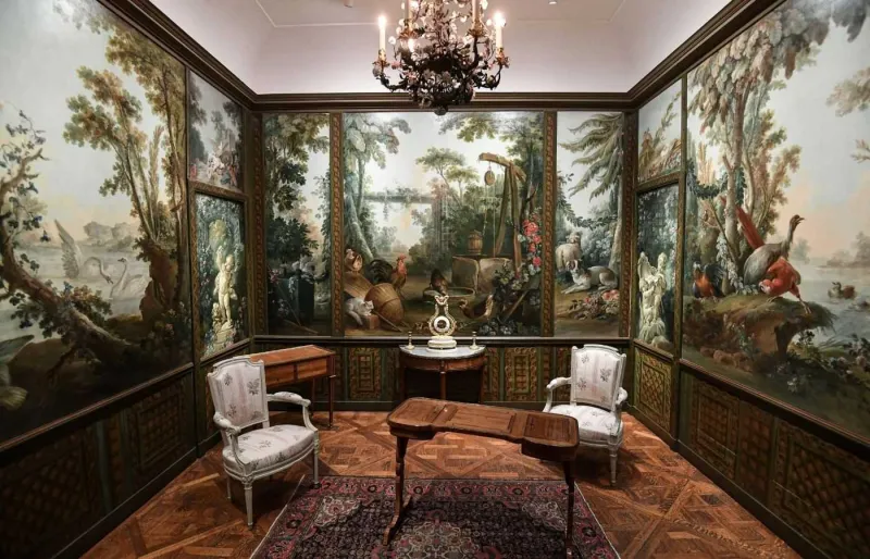 Salon Demarteau au musée Carnavalet à Paris avec ses décors peints du XVIIIe siècle