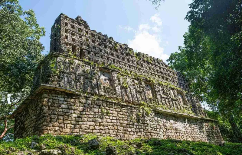 Ruines mayas de Yaxchilán au Chiapas au Mexique, ancien centre cérémoniel de la civilisation maya au cœur de la jungle