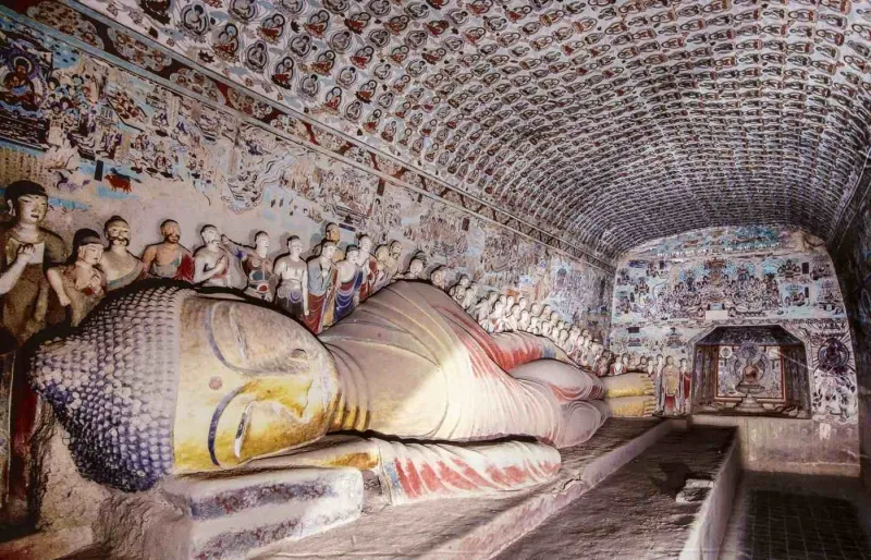 Bouddha couché dans les grottes de Mogao à Dunhuang, l'un des plus grands chefs-d'œuvre de l'art bouddhique en Chine