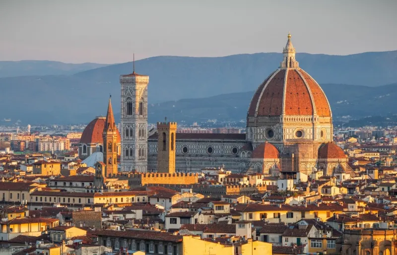 Vue panoramique du Duomo de Florence, cathédrale emblématique de la Toscane en Italie