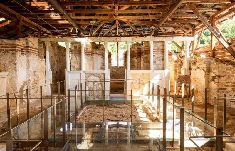 Vestiges du monastère de Zygou près d'Ouranoupoli, en Chalcidique