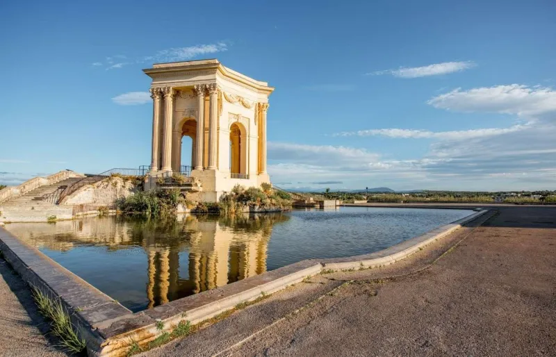 Château d'eau de la promenade du Peyrou à Montpellier, à l'entrée de l'aqueduc Saint-Clément.