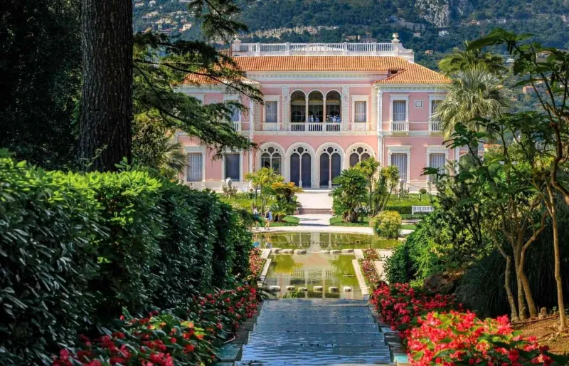 Villa Ephrussi de Rothschild et ses jardins à Saint-Jean-Cap-Ferrat sur la Côte d'Azur