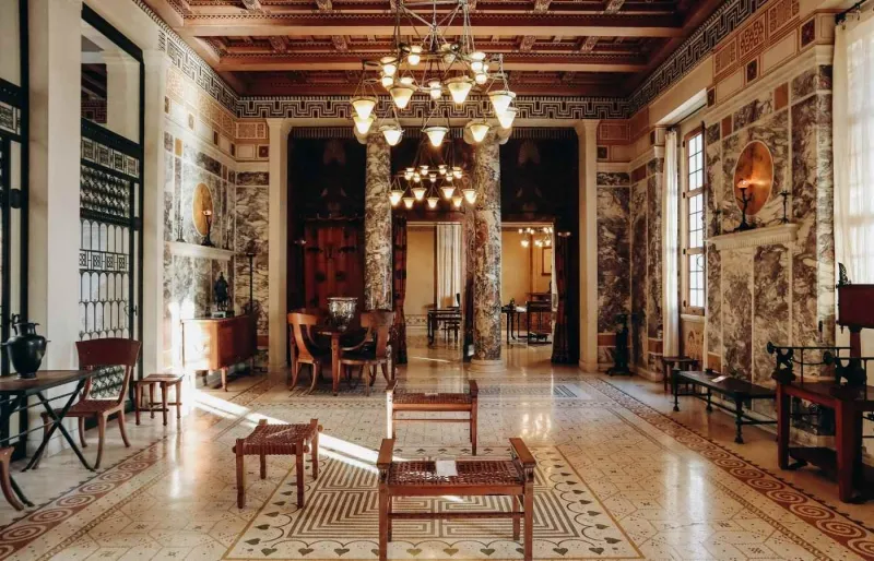 Intérieur de la Villa Kérylos à Beaulieu-sur-Mer, demeure inspirée de la Grèce antique sur la Côte d'Azur