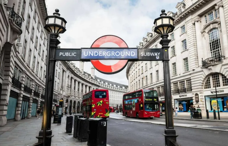 Entrée du métro London Underground dans le centre de Londres