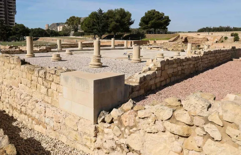 Ruines romaines de Lucentum sur le site archéologique d’Alicante
