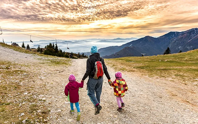 _jure - Fotolia.com Randonnée en famille