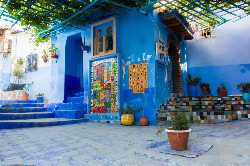 Les fameux murs bleus de la médina de Chefchaouen Les fameux murs bleus de la médina de Chefchaouen