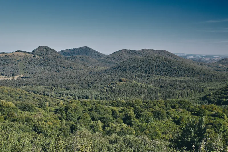 Vue sur la chaÃ®ne des Puys depuis le Puy Pariou