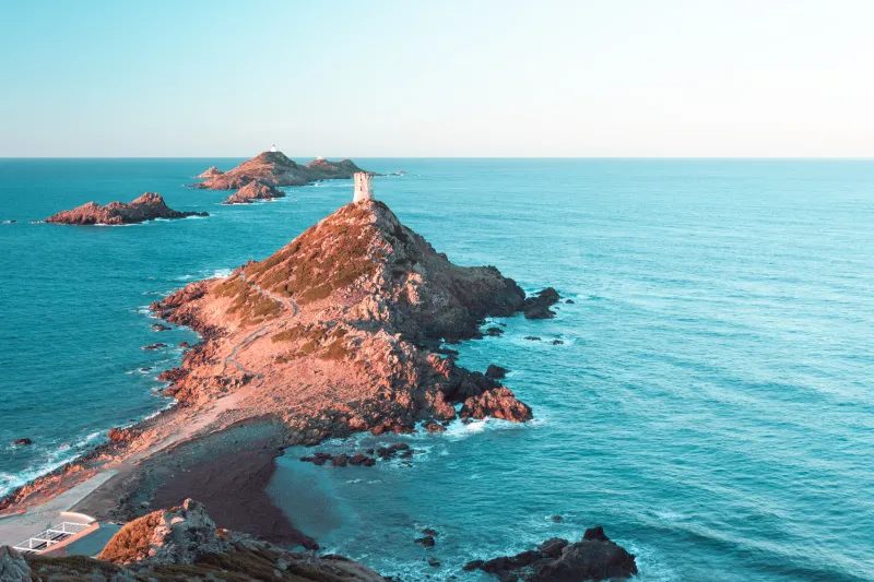 La pointe de la Parata, idéale pour contempler les îles Sanguinaires La pointe de la Parata, idéale pour contempler les îles Sanguinaires