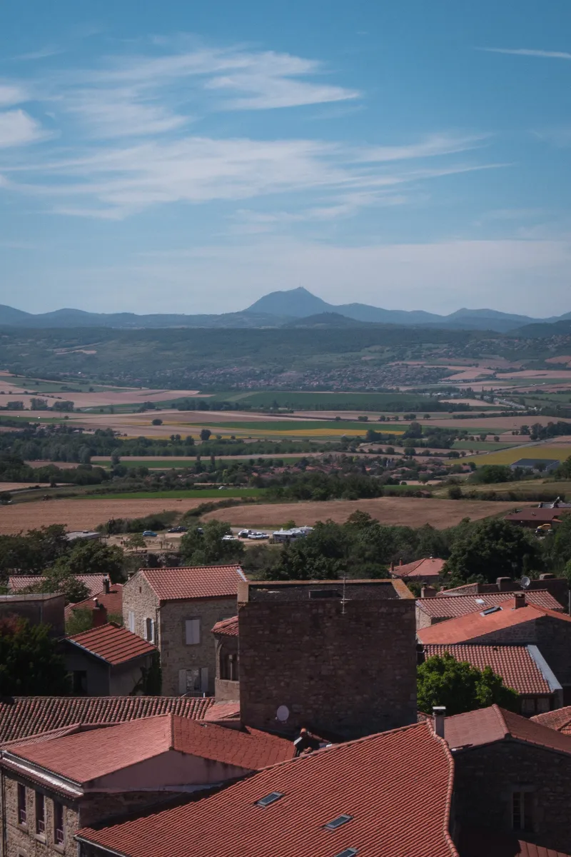 Partez en direction de la montagne...