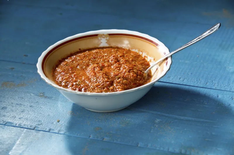 Le pol sambola est un condiment traditionnel sri-lankais. Le pol sambola est un condiment traditionnel sri-lankais.